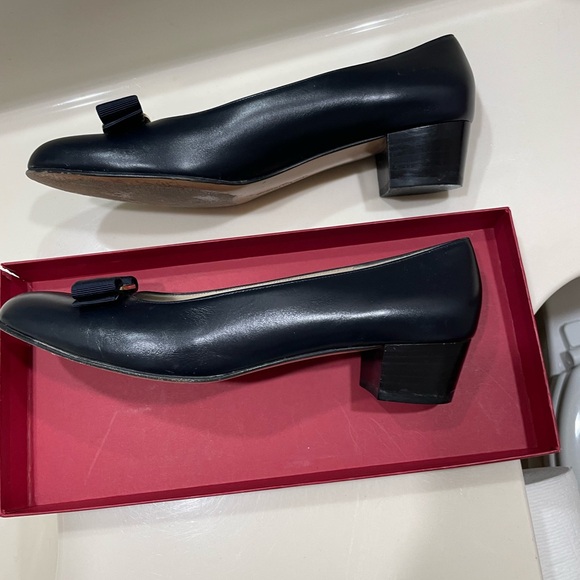 Ferragamo
Vara bow pumps - Picture 5 of 12